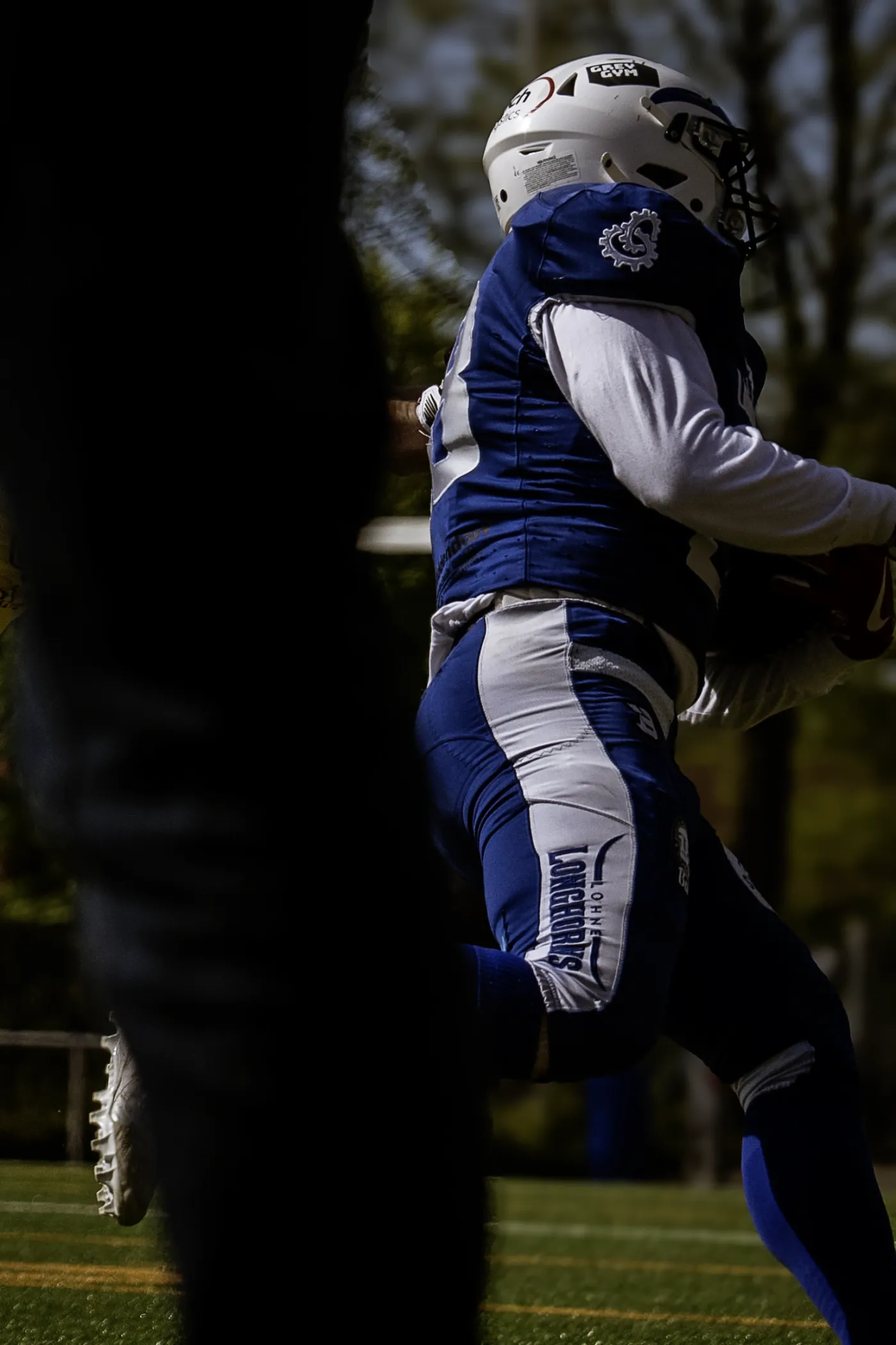 Luka Sandvoss playing football